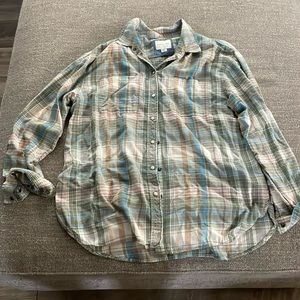 American eagle medium green blue and pink flannel, size medium